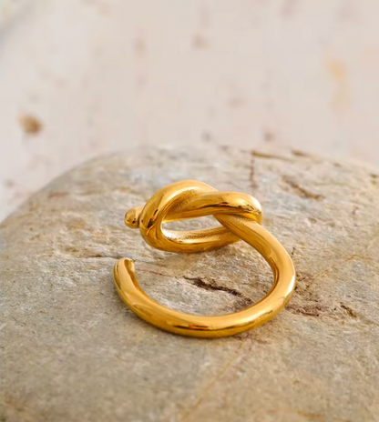 Knotted ring